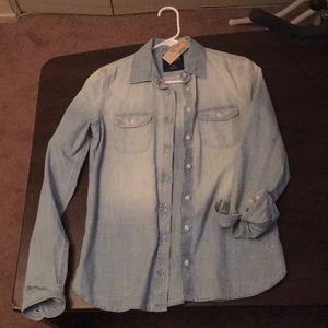 American eagle light chambray top